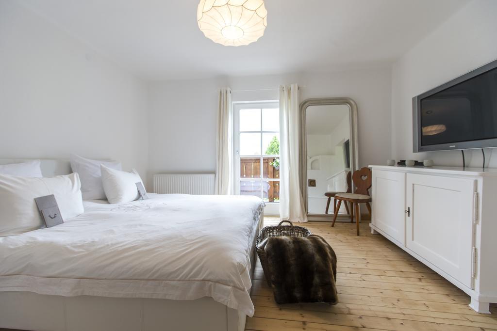 Forest Chalet, 15 Min To Salzburg Olt Town, And Most Beautiful Lakes, Secluded Location, 1,000 Sqm Garden, Mountainview, Panorama Sauna, Bath Whirlpool, Bbq&Bikes&Sunbeds For Free, Up To 10 P Golling an der Salzach Cameră foto