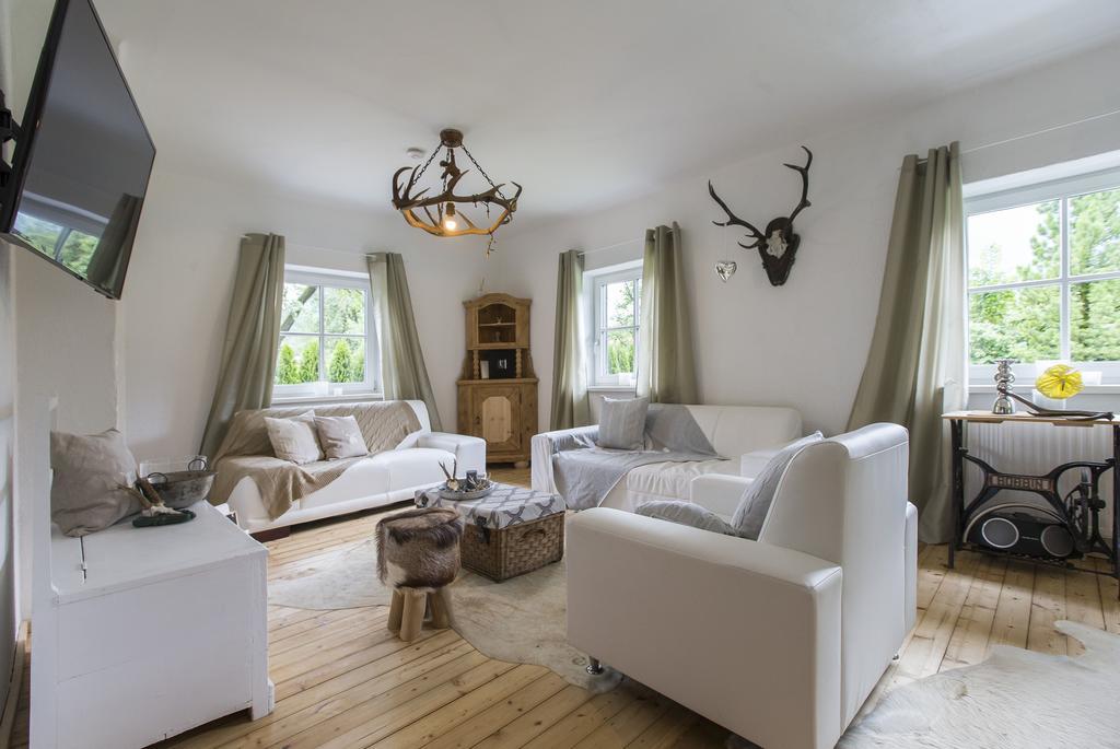 Forest Chalet, 15 Min To Salzburg Olt Town, And Most Beautiful Lakes, Secluded Location, 1,000 Sqm Garden, Mountainview, Panorama Sauna, Bath Whirlpool, Bbq&Bikes&Sunbeds For Free, Up To 10 P Golling an der Salzach Cameră foto