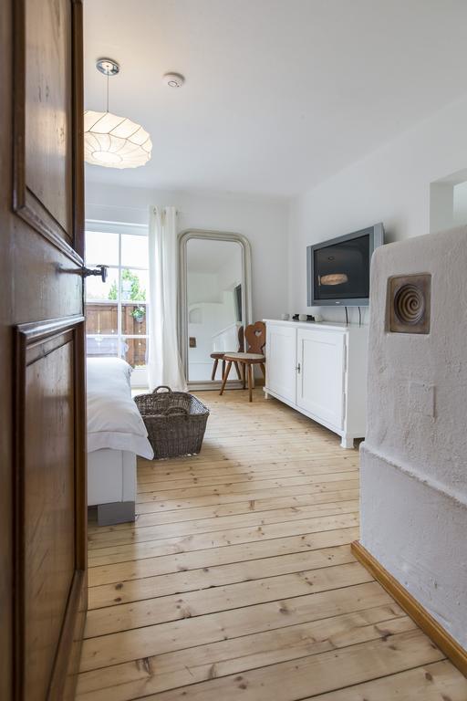 Forest Chalet, 15 Min To Salzburg Olt Town, And Most Beautiful Lakes, Secluded Location, 1,000 Sqm Garden, Mountainview, Panorama Sauna, Bath Whirlpool, Bbq&Bikes&Sunbeds For Free, Up To 10 P Golling an der Salzach Cameră foto