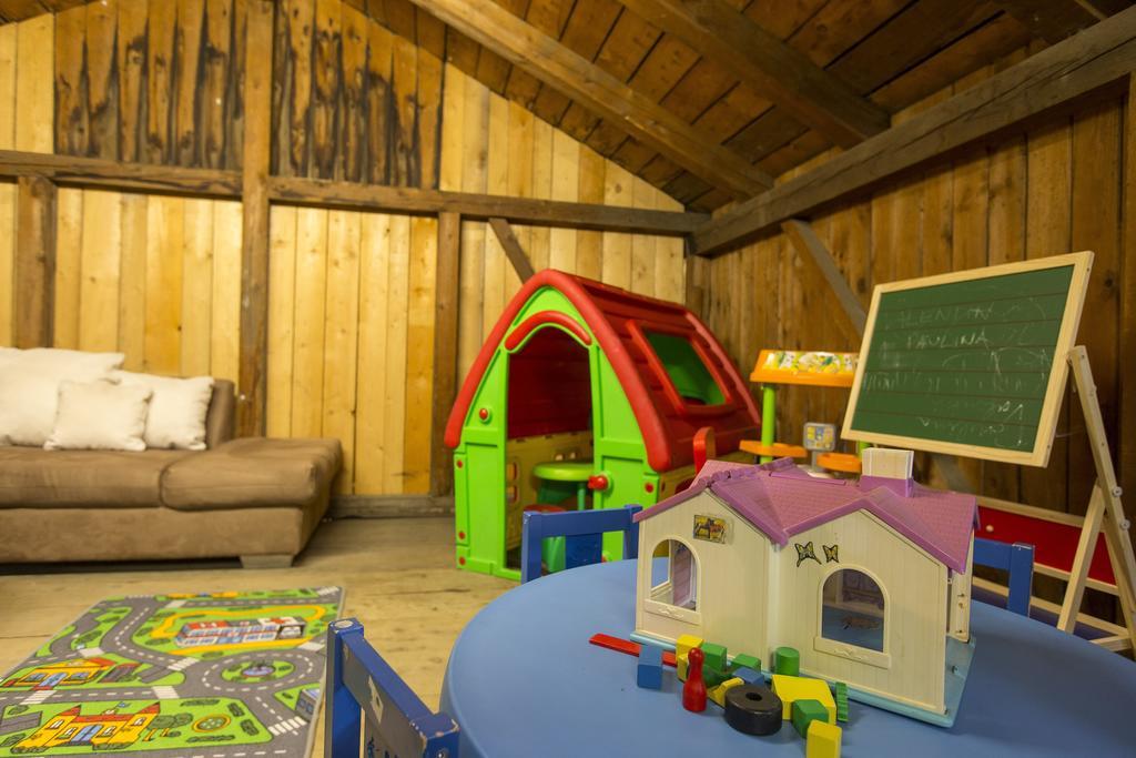 Forest Chalet, 15 Min To Salzburg Olt Town, And Most Beautiful Lakes, Secluded Location, 1,000 Sqm Garden, Mountainview, Panorama Sauna, Bath Whirlpool, Bbq&Bikes&Sunbeds For Free, Up To 10 P Golling an der Salzach Cameră foto