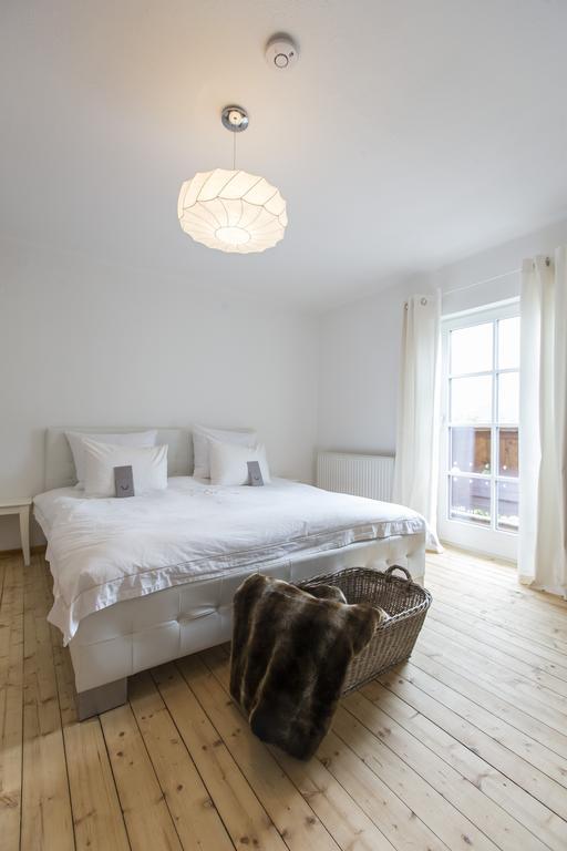 Forest Chalet, 15 Min To Salzburg Olt Town, And Most Beautiful Lakes, Secluded Location, 1,000 Sqm Garden, Mountainview, Panorama Sauna, Bath Whirlpool, Bbq&Bikes&Sunbeds For Free, Up To 10 P Golling an der Salzach Cameră foto